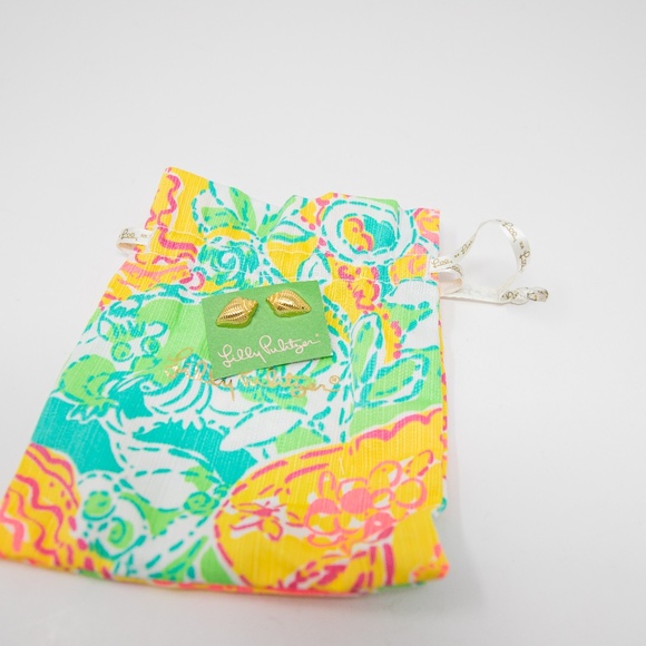 NEW Lilly Pulitzer Shell Sea Nautical Gold Metallic Textured Stud Earrings - Picture 1 of 3